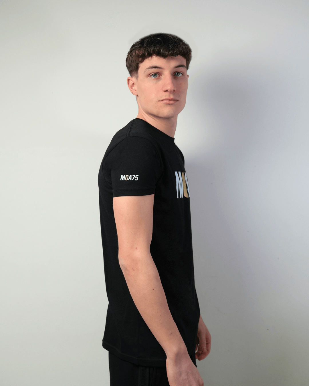 T-shirt girocollo in cotone nero con logo frontale